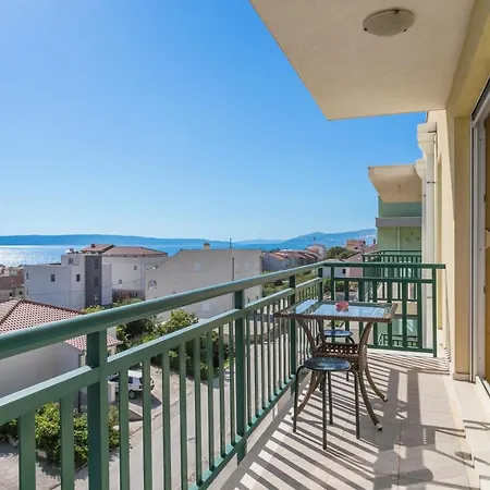 With A Parking Space Kastel Gomilica, - 21630 شقة