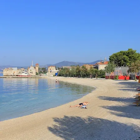 With A Parking Space Kastel Gomilica, - 21630 شقة